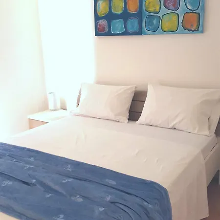 Magdalena As1 - With Balcony - Private Free Parking Апартаменты Ровинь